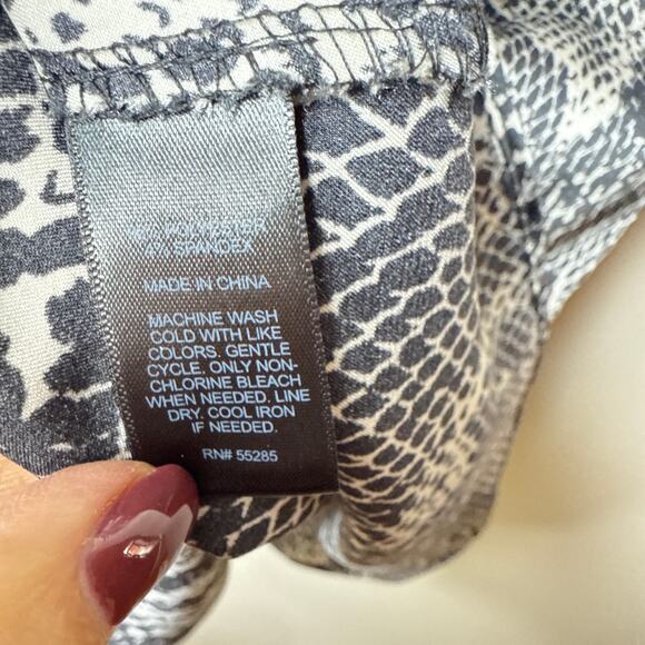 Express Snake Print Satin Cap Sleeve Top Size Large Blouse Stretch Animal Print - Picture 6 of 6